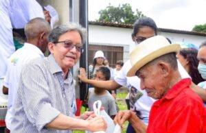 Inédito: Dr. Gutemberg faz doação de peixes para os profissionais da saúde