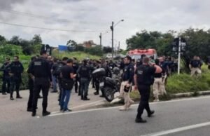 Vídeo mostra o momento que os dois policiais rodoviários foram baleados na BR-116, em Fortaleza