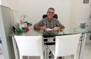 Especialista em próteses, lentes de contato Dr Sandro Ataíde está atendendo no Renascença