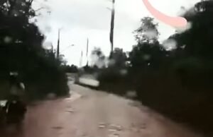 Vídeos: Moradores de São José de Ribamar estão indignados com tanto descaso por parte da prefeitura e estão perto de usar canoas em vez de carros