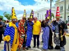 Criador do Dia Municipal dos Blocos Tradicionais, Dr. Gutemberg celebra a data ao lado dos brincantes.