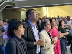 Dr. Gutemberg e Lahesio Bonfim louvam e agradecem a Deus