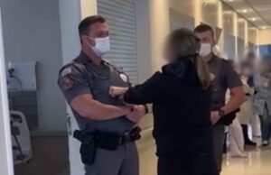 Vídeos: Mulher agride policial e é detida em hospital de São Paulo