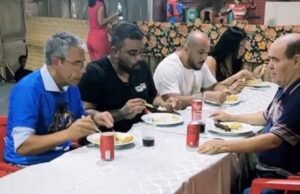 Multidão prestigia show da banda Limão com Mel organizado pelo vereador Astro de Ogum