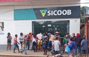 Assaltante morre ao trocar tiros com vigilante dentro de banco no MA