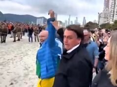 Vídeo: Bolsonaro manda vice-governadora de SC ficar para trás enquanto acena para apoiadores