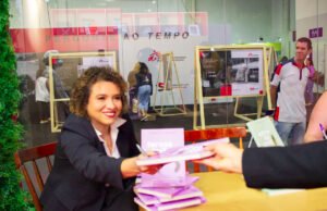 “Teresa Decide Falar”, sexto livro de Lindevania Martins, é lançado na Bienal Internacional de São Paulo