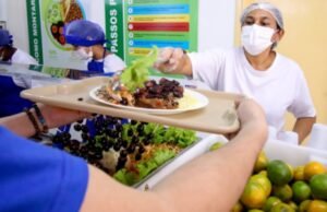 Restaurantes populares passam a servir café da manhã, de segunda a sexta, e feijoada aos sábados