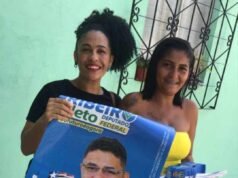 Equipe de Ribeiro Neto 5111, distribuem material de casa em casa em São Luís