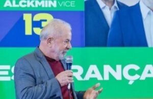 Lula diz que família de homem assassinado “foi vítima do genocida Bolsonaro”