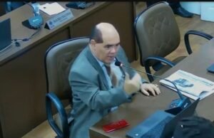 Vereador Astro de Ogum solicita presença de secretaria Ana Carla Furtado na Câmara de São Luís