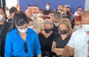 Vídeo: Muita dor e comoção do prefeito Fábio Gentil e do povo de Caxias no último adeus a Teódulo Aragão e Sinésio Aquino