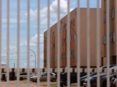 Filho pediu ajuda a porteiro após ver mãe ser esfaqueada pelo noivo