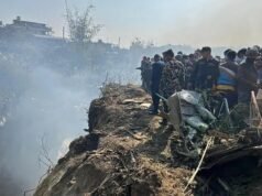 Avião cai no Nepal deixando mais de 64 mortos