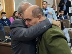 Vereador Astro de Ogum se emociona com demonstração de carinho na Câmara de São Luís