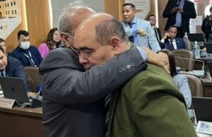 Vereador Astro de Ogum se emociona com demonstração de carinho na Câmara de São Luís