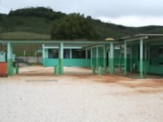 Adolescente agride professora em escola da Grande Curitiba e prefeitura aciona Ministério Público