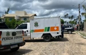 Policial civil mata quatro colegas de trabalho em delegacia, foge em viatura e depois se entrega