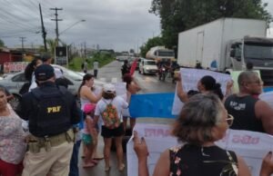 Vídeo: Manifestação na BR-135 bloqueia a saída de São Luís