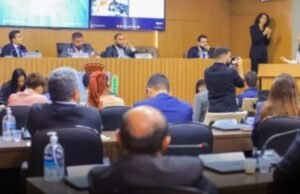 Vereadores derrubam vetos de Eduardo Braide