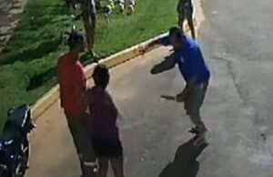 Síndico aplica multa por causa de cocô de cachorro e leva facada; veja