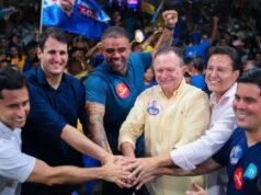 Ao lado de Brandão, Duarte, Fufuca e Camarão, Paulo Victor lança candidatura à reeleição diante de multidão