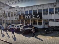 Motorista de app luta com ladrões, toma arma deles e mata 1 no litoral